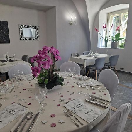 Zamek Svetla Nad Sazavou Hotel Buitenkant foto